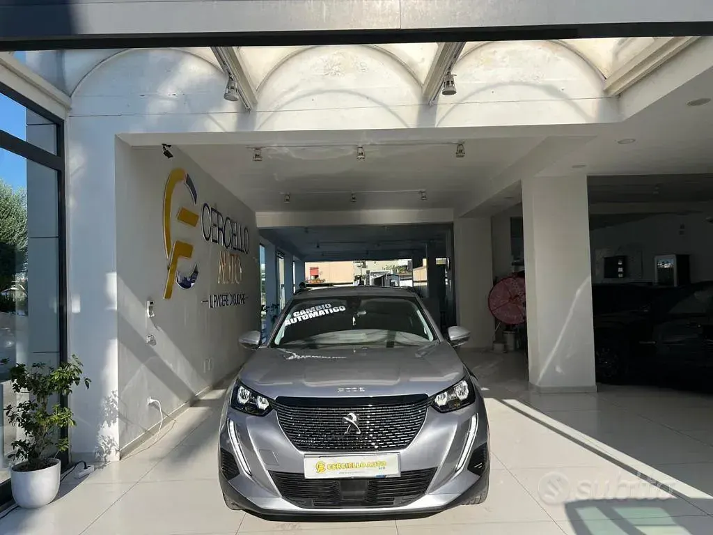 Usata Peugeot 2008 Allure 131 CV (96 kW) 2020 Grigio metallizzato SUV