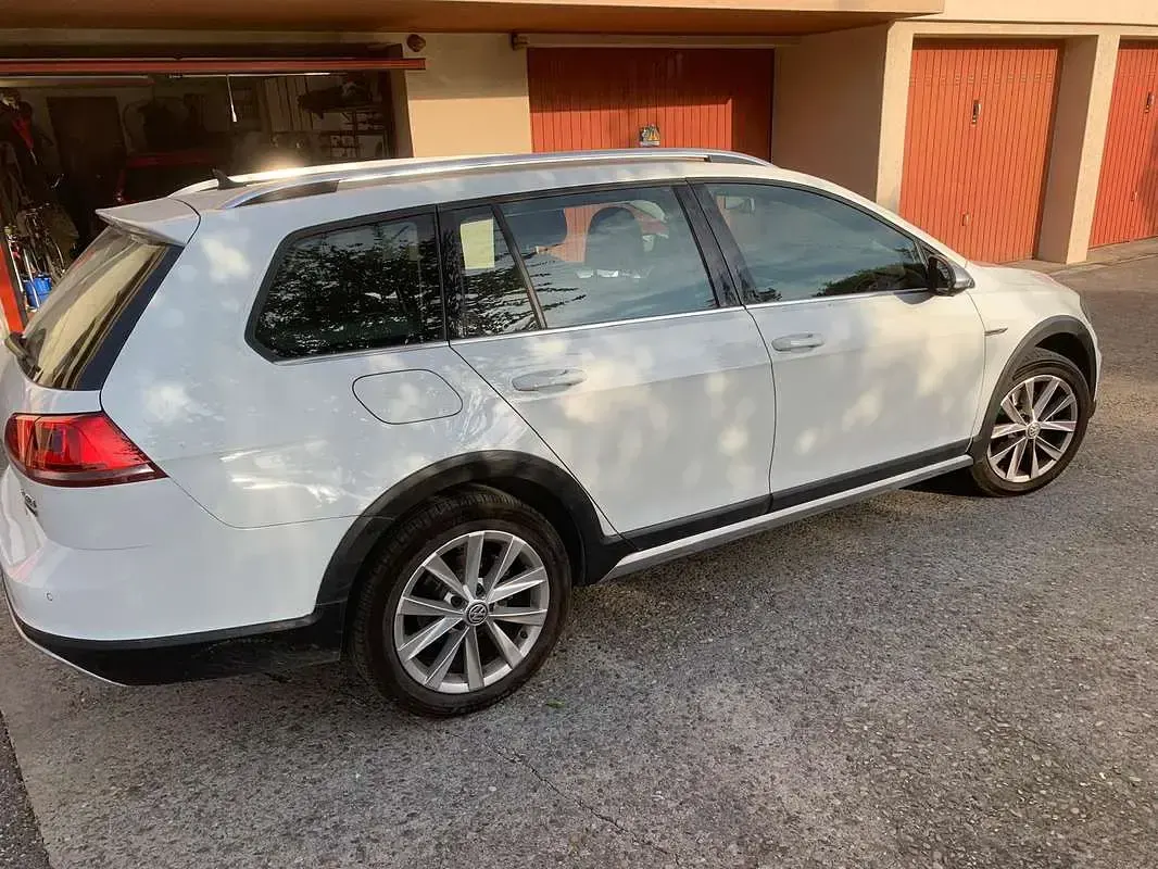 Usata VW Golf Alltrack 185 CV (136 kW) 2016 Bianco Station wagon
