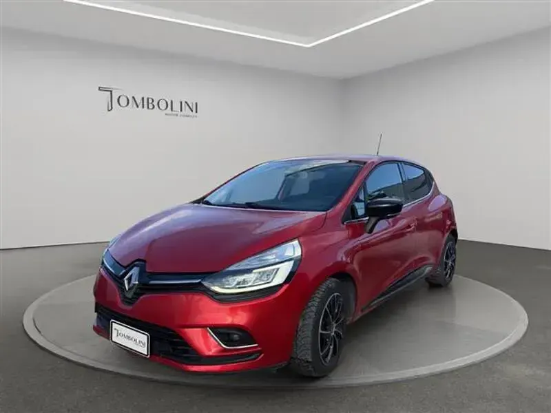 Usata Renault Clio Zen 90 CV (66 kW) 2019 Rosso