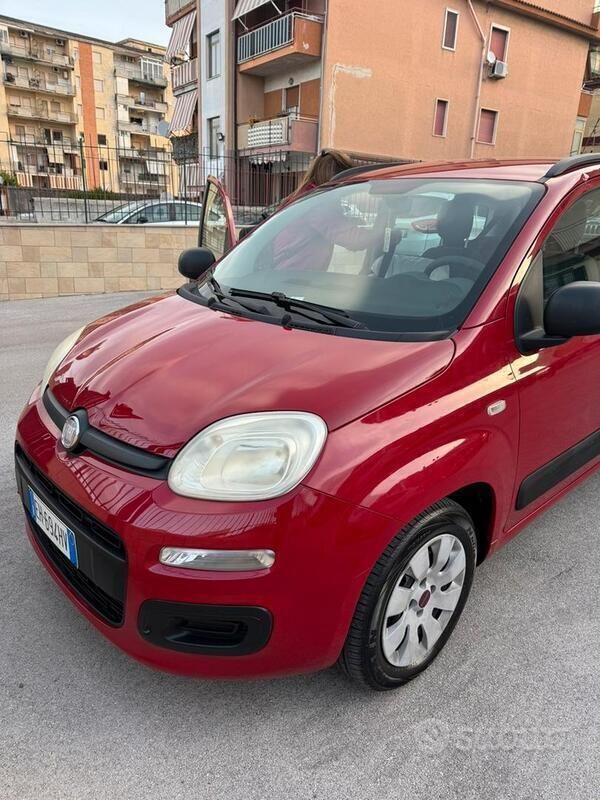 Usata Fiat Panda 69 CV (50 kW) 2012 Rosso Utilitaria