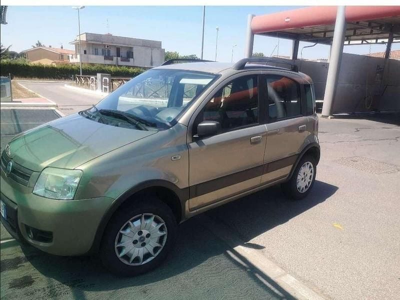 Usata Fiat Panda 4x4 Climbing 60 CV (44 kW) 2006 Utilitaria