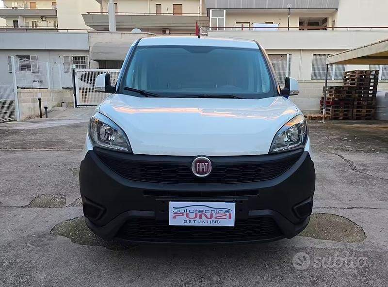 Usata Fiat Doblò Easy 95 CV (69 kW) 2020 Bianco Monovolume