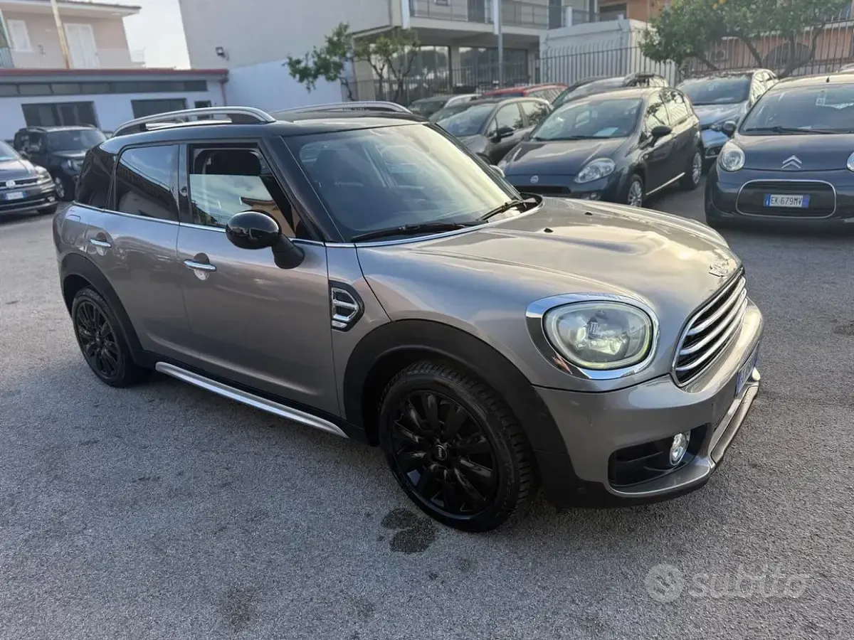Usata Mini Cooper D Countryman Hype 150 CV (110 kW) 2017 Marrone SUV