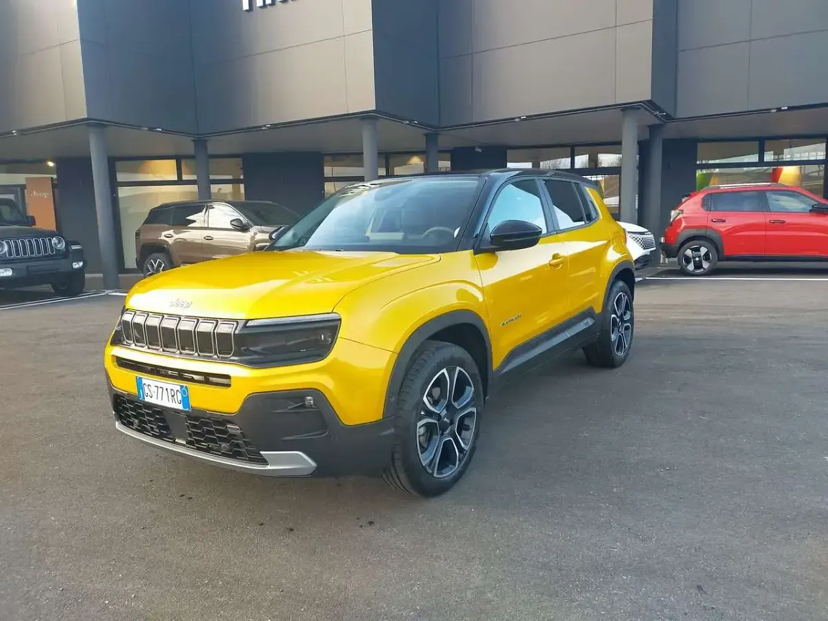 Usata Jeep Avenger Summit 101 CV (74 kW) 2024 Giallo SUV