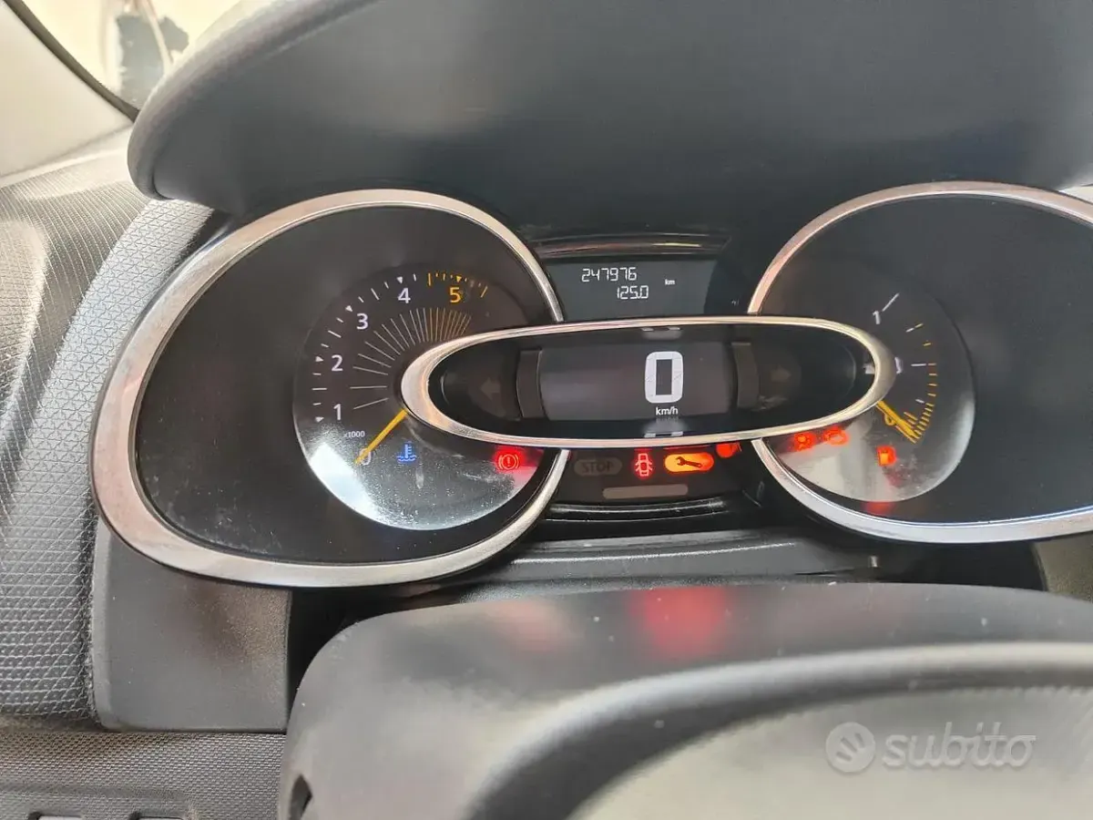 Usata Renault Clio 90 CV (66 kW) 2014 Nero Utilitaria