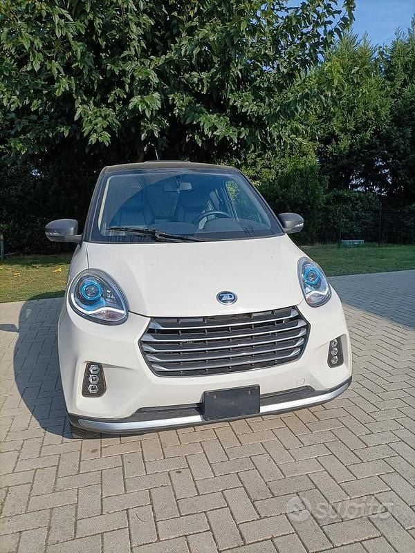 Usata Zhidou D2 16 kW (23 CV) 2022 Beige Utilitaria