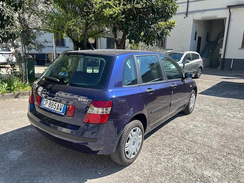 Usata Fiat Stilo Active 140 CV (102 kW) 2004 Blu Berlina