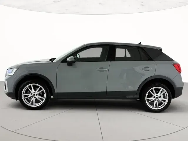 Usata Audi Q2 Advanced Plus 116 CV (85 kW) 2021 Grigio freccia perla SUV