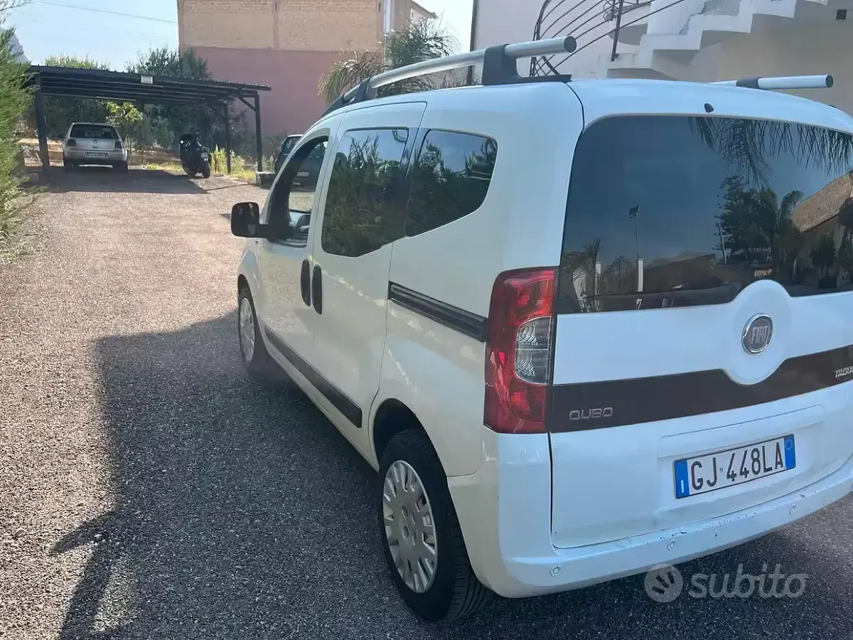 Usata Fiat Qubo Trekking 95 CV (69 kW) 2011 Bianco Monovolume