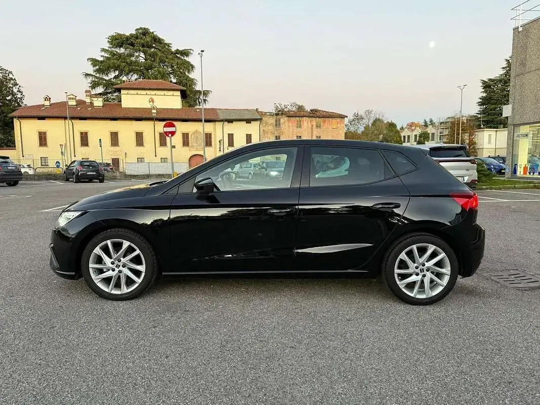 Käytetty Seat Ibiza Business 95 HP (69 kW) 2023 Viistoperä