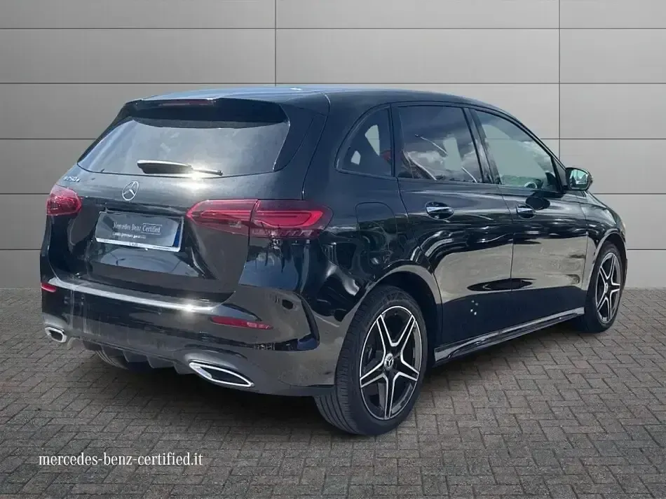 Usata Mercedes B250 Advanced Plus 163 CV (119 kW) 2025 Nero Utilitaria