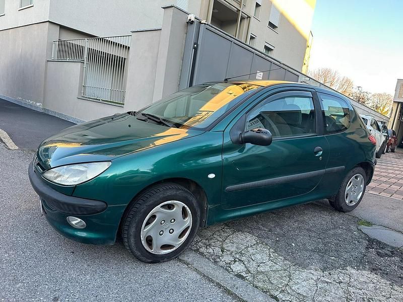 Usata Peugeot 206 60 CV (44 kW) 2000 Verde Utilitaria