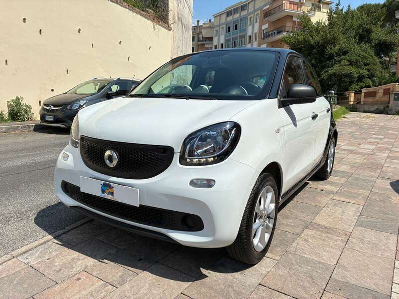 Bianco Usata 2018 Smart ForFour Passion Due volumi | 6990 € (Super prezzo) - Immagine 1/4