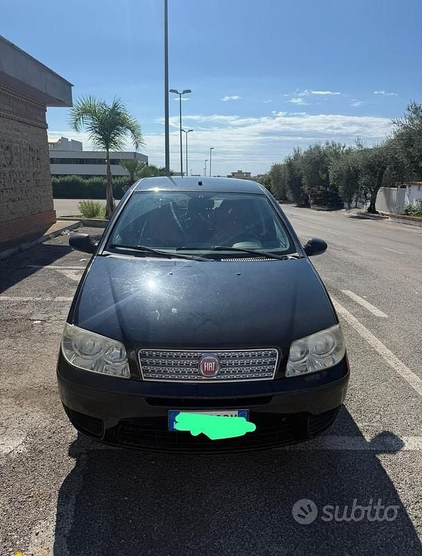 Nero Usata 2010 Fiat Punto Classica Due volumi | 1800 € (Super prezzo) - Immagine 1/4