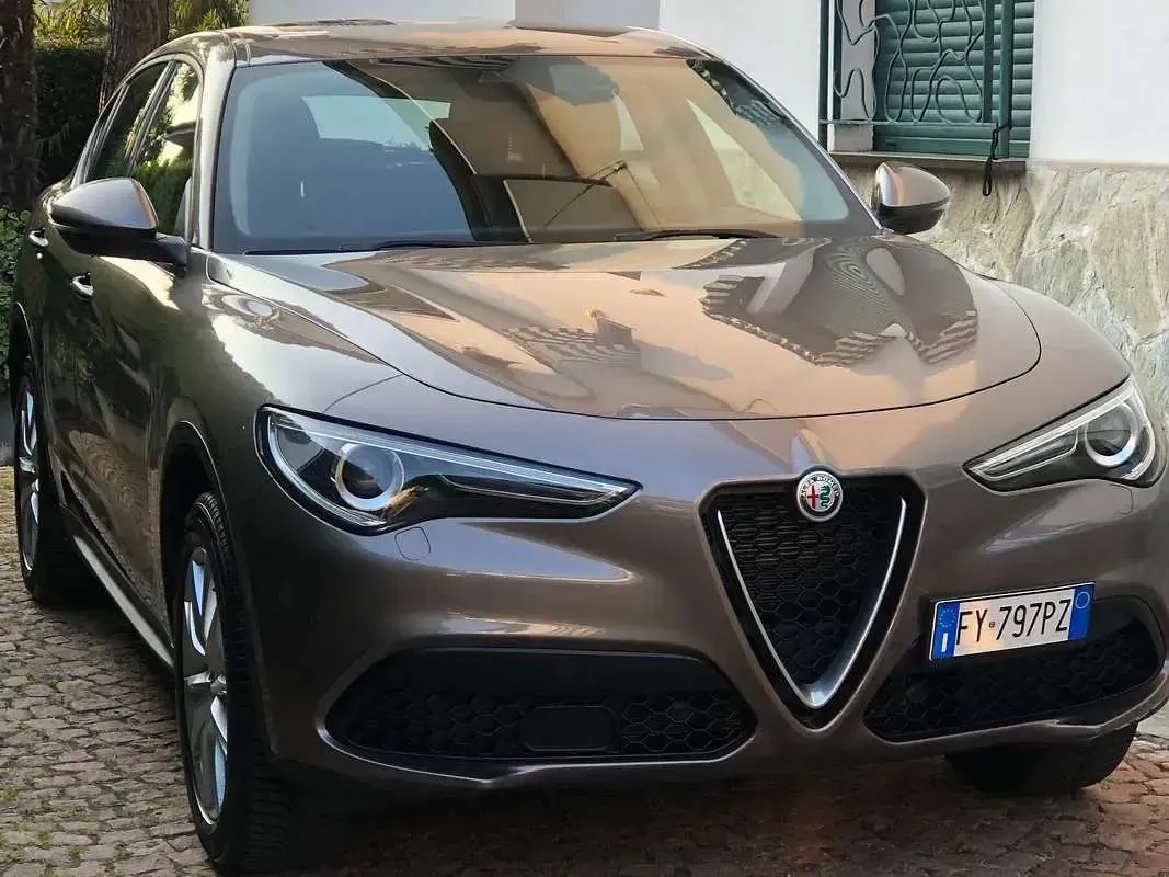 Usata Alfa Romeo Stelvio Executive 190 CV (139 kW) 2019 Grigio SUV