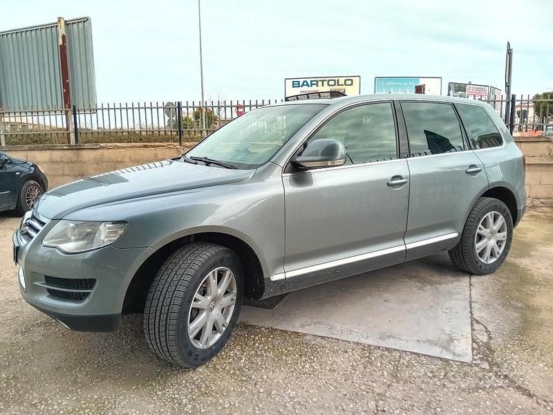 Usata VW Touareg 240 CV (176 kW) 2007 Grigio SUV