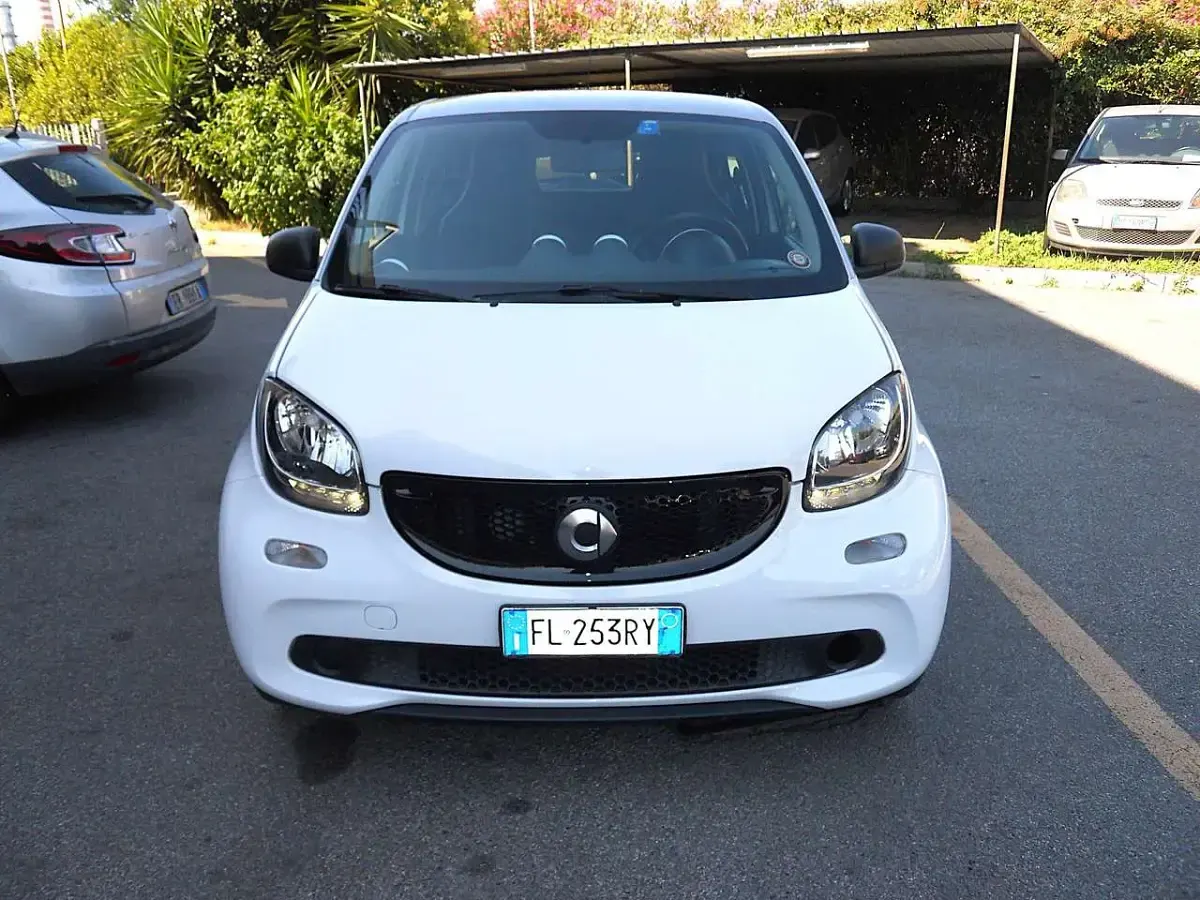 Usata Smart ForFour Passion 71 CV (52 kW) 2017 Bianco Utilitaria