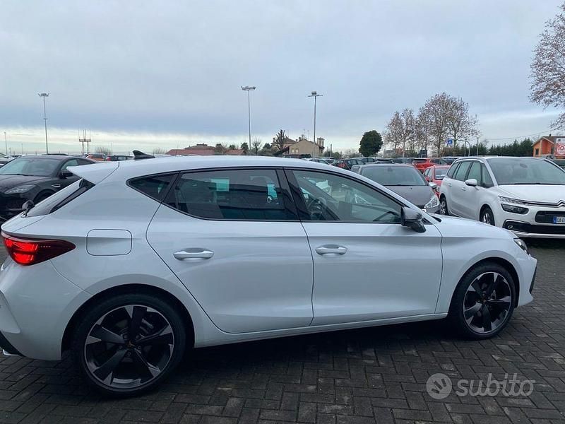 Usata Cupra Leon 150 CV (110 kW) 2025 Bianco Berlina