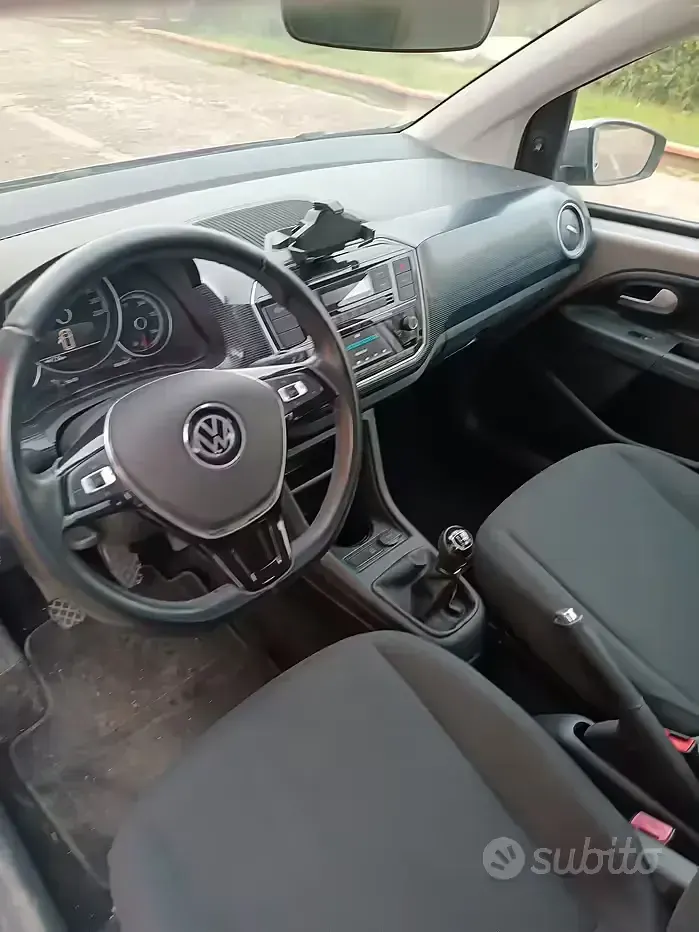 Usata VW up! 65 CV (47 kW) 2022 Grigio Utilitaria