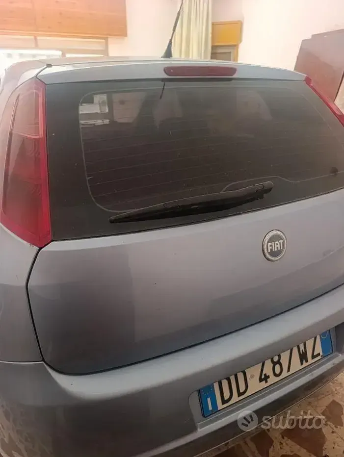 Usata Fiat Punto 90 CV (66 kW) 2006 Utilitaria