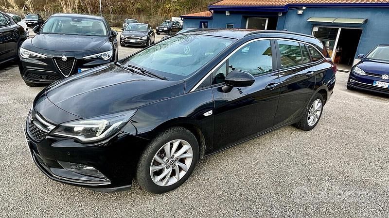 Usata Opel Astra Innovation 110 CV (80 kW) 2018 Nero Station wagon