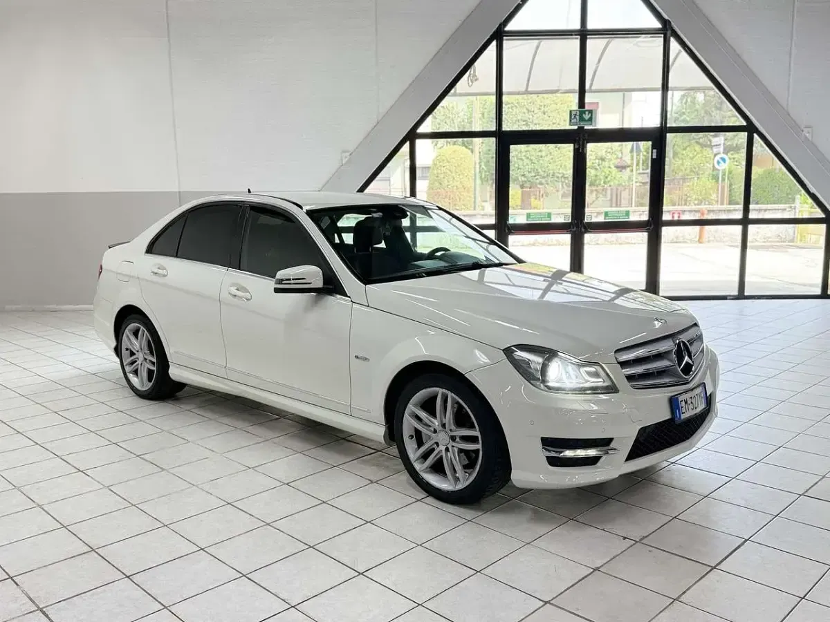 Usata Mercedes C220 170 CV (125 kW) 2012 Bianco Berlina