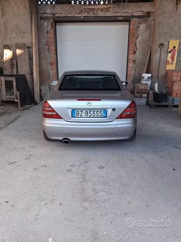 Usata Mercedes SLK200 163 CV (119 kW) 2002 Grigio Cabrio