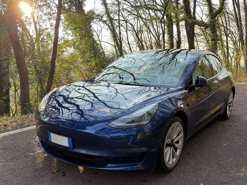 Usata Tesla Model 3 Long Range AWD 366 kW (498 CV) 2021 Blu/azzurro Berlina