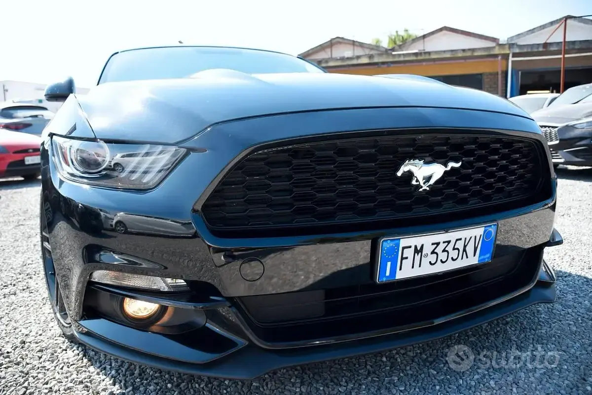 Usata Ford Mustang Fastback 317 CV (233 kW) 2017 Nero Coupé