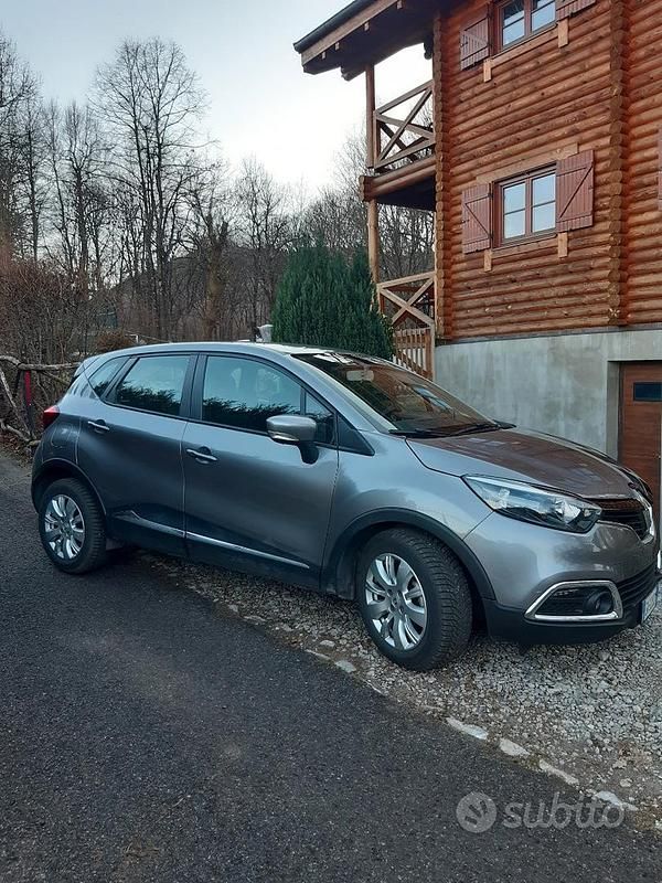 Usata Renault Captur 90 CV (66 kW) 2014 Grigio SUV