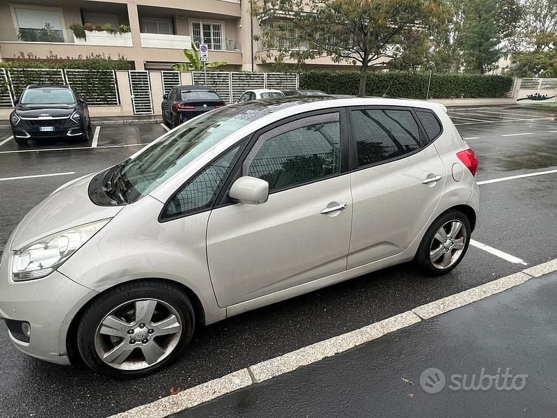 Usata Kia Venga 116 CV (85 kW) 2010 Bianco Utilitaria