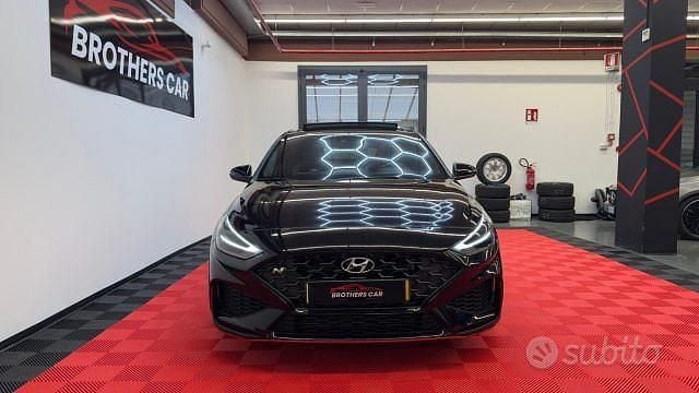 Usata Hyundai i30 280 CV (205 kW) 2023 Nero Berlina