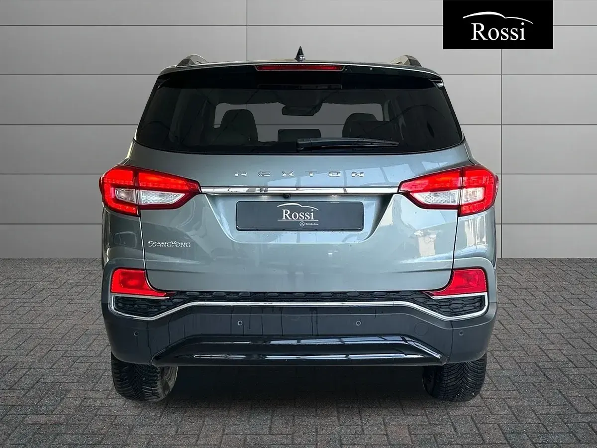 Usata SsangYong Rexton 181 CV (133 kW) 2018 Grigio medio metallizzato SUV