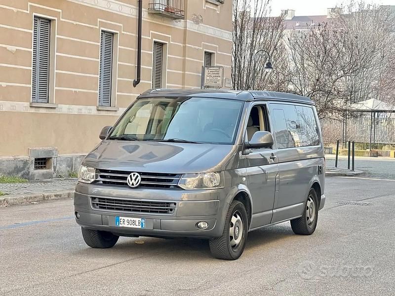 Usata VW California California 180 CV (132 kW) 2013 Grigio metallizzato Furgone