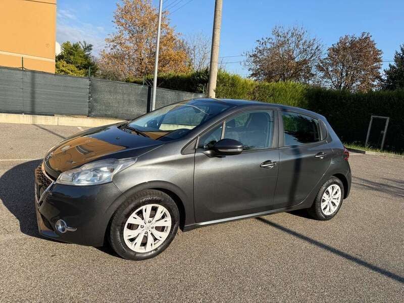 Usata Peugeot 208 68 CV (50 kW) 2013 Grigio Utilitaria