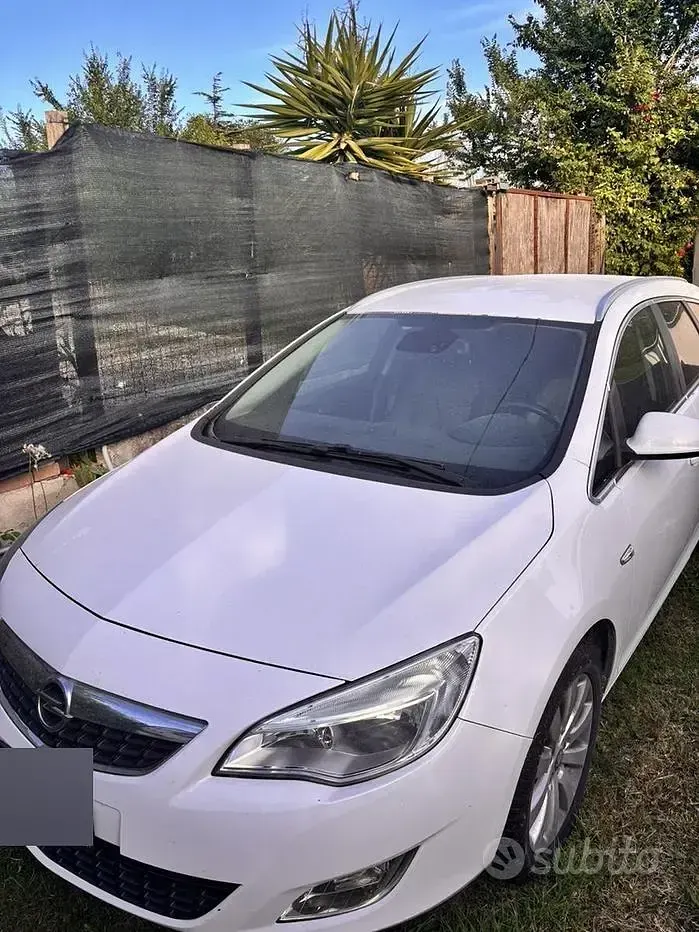 Usata Opel Astra Sport 110 CV (80 kW) 2011 Bianco Station wagon