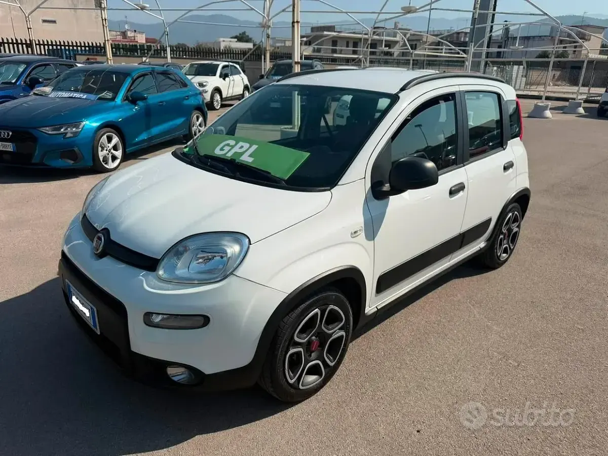 Usata Fiat Panda City Life 69 CV (50 kW) 2021 Bianco Utilitaria