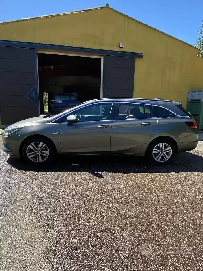Usata Opel Astra 101 CV (74 kW) 2017 Grigio Station wagon