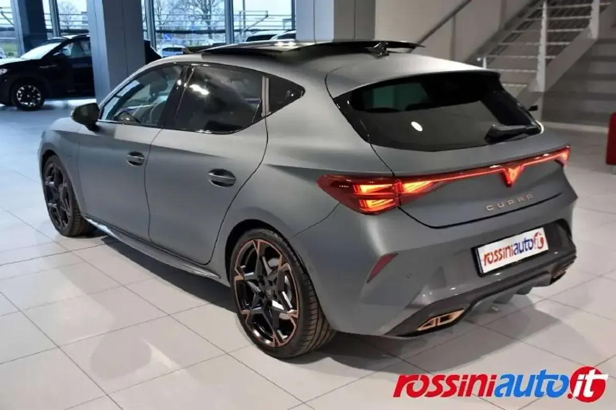 Usata Cupra Leon VZ 272 CV (200 kW) 2025 Enceladus grey opaco Berlina
