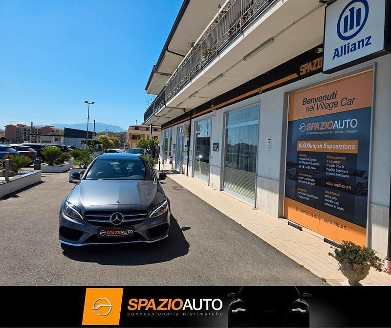 Grigio Usata 2019 Mercedes C180 AMG Tre volumi | 23.900 € (Buon prezzo) - Immagine 1/4