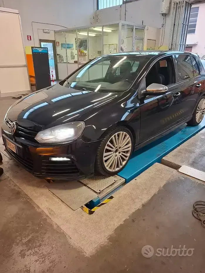 Usata VW Golf VI R 270 CV (198 kW) 2010 Nero Utilitaria