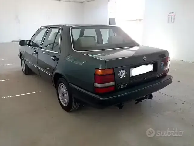 Käytetty Lancia Thema 120 HP (88 kW) 1987 Vihreä Sedan