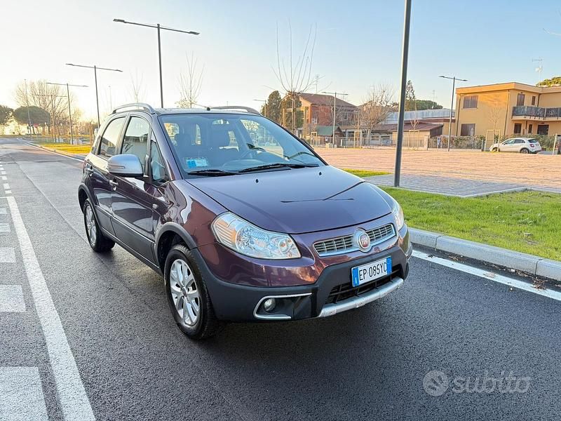 Rosso Usata 2013 Fiat Sedici SUV | 3999 € (Buon prezzo) - Immagine 1/4