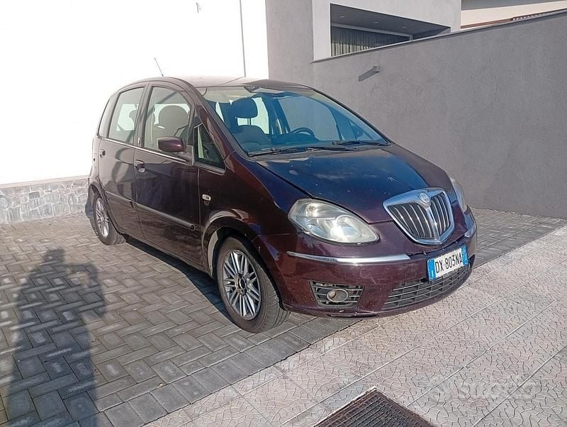 Marrone Usata 2009 Lancia Musa Monovolume | 2990 € (Ottimo prezzo) - Immagine 1/4
