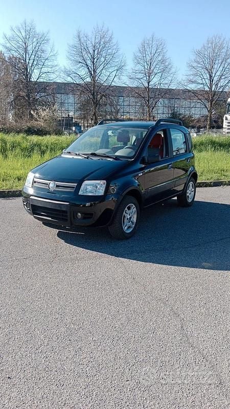 Usata Fiat Panda 4x4 60 CV (44 kW) 2006 Nero Utilitaria