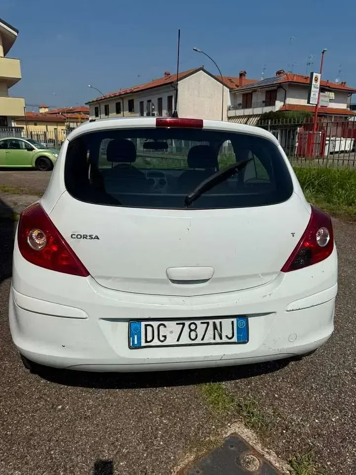 Usata Opel Corsavan 75 CV (55 kW) 2007 Bianco Utilitaria
