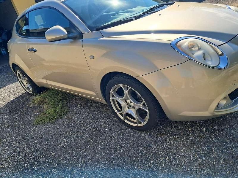 Usata Alfa Romeo MiTo Distinctive 120 CV (88 kW) 2009 Grigio Utilitaria