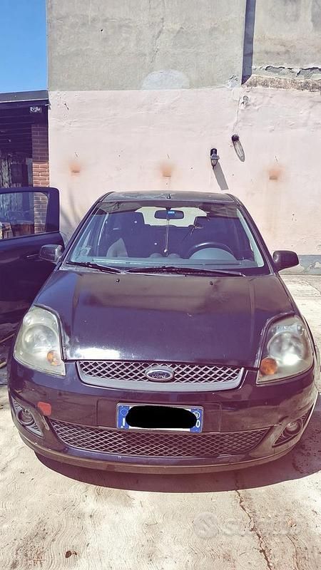 Usata Ford Fiesta 80 CV (58 kW) 2006 Nero Utilitaria