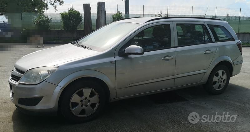Usata 2007 Opel Astra Station wagon | 1500 € (Buon prezzo) - Immagine 1/2