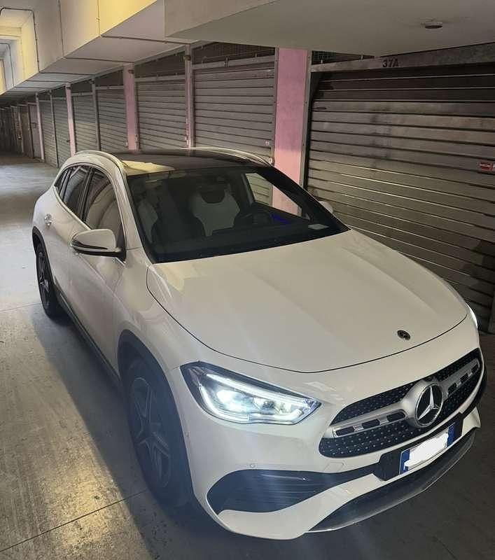 Usata Mercedes GLA200 Premium 150 CV (110 kW) 2021 Bianco SUV